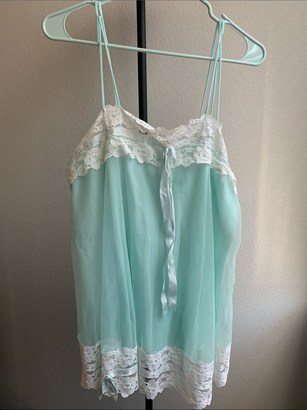 Vintage Gotham Nylon Sheer Lace-Trim Babydoll Top in Mint size M